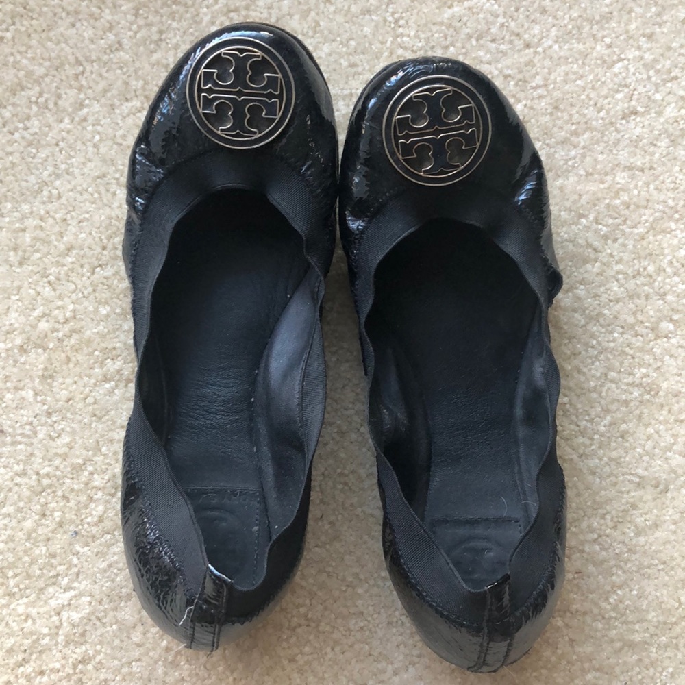 Tory Burch Caroline Patent Flats (Black)